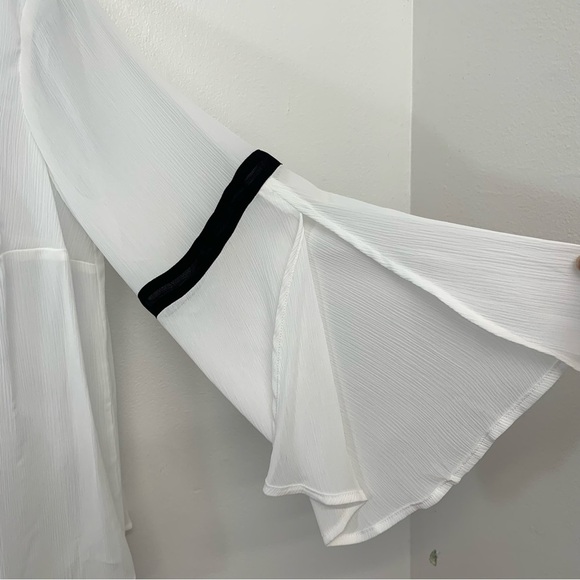 Alyx White Top Woman 1X Gauzy  Flare Slit Sleeve Lined Flowy Boho Classic - Picture 2 of 10